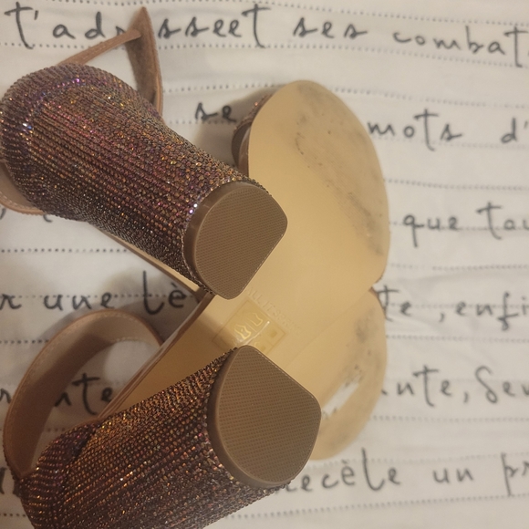 Beautiful blocked heel sandals - Picture 4 of 5